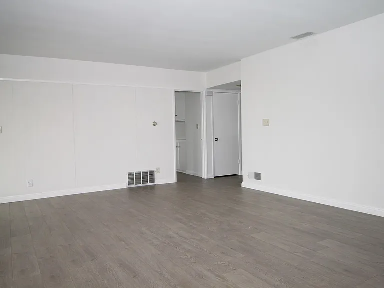 1290 Brightwood St — Photo 5