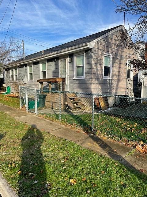1st image of 84 Hewlett Point Ave