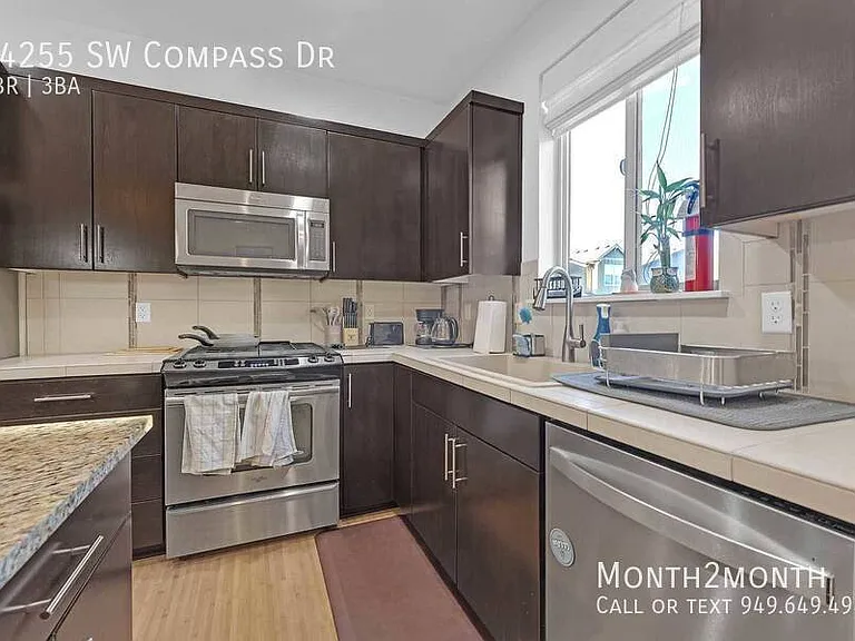 14255 SW Compass Dr — Photo 11