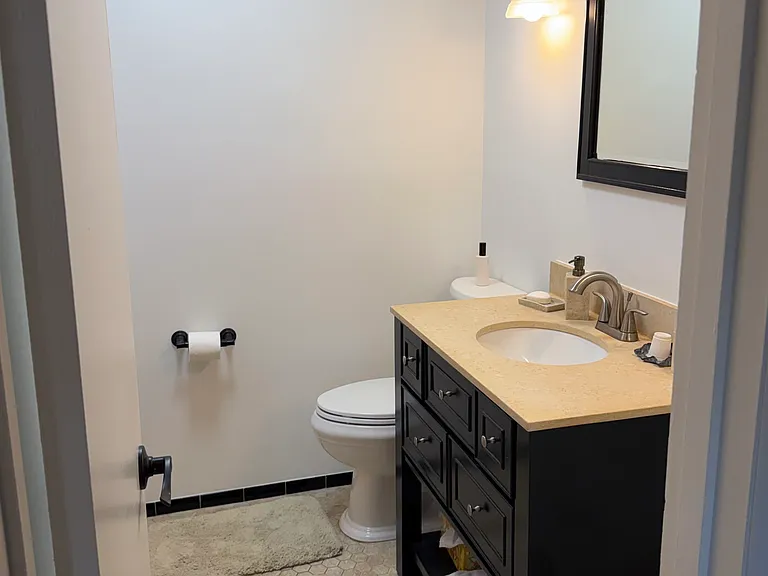604 Yeonas Dr SW — Photo 11