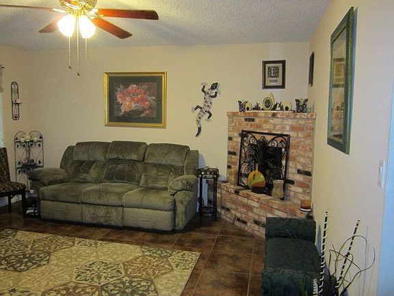 3rd image of 105 Ivy Ln