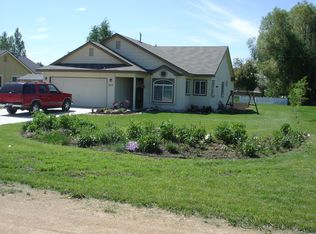 322 W Camas Ave, Fairfield, ID 83327