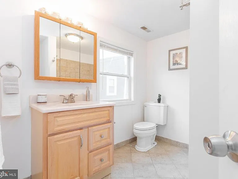 1136 Oneil St — Photo 12