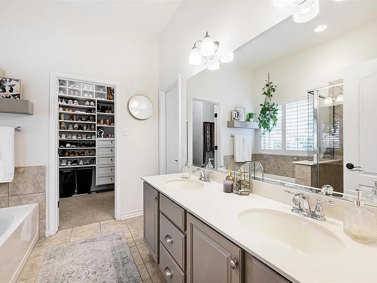 7721 Haggans Ln — Photo 16