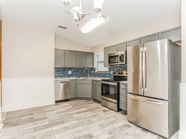 248 Carriann Cove Trl W — Photo 7