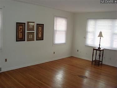 4th image of 1131 Hawthorne Ave