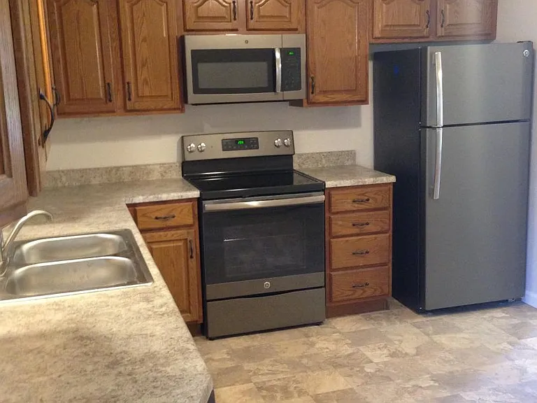 1014 Rhondell Ln — Photo 4