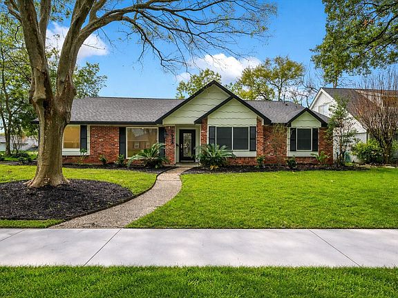 2nd image of 5923 Rutherglenn Dr