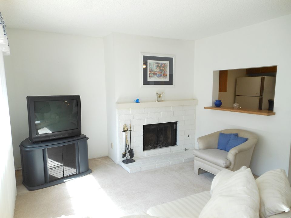 2nd image of 13286 Taft St #6