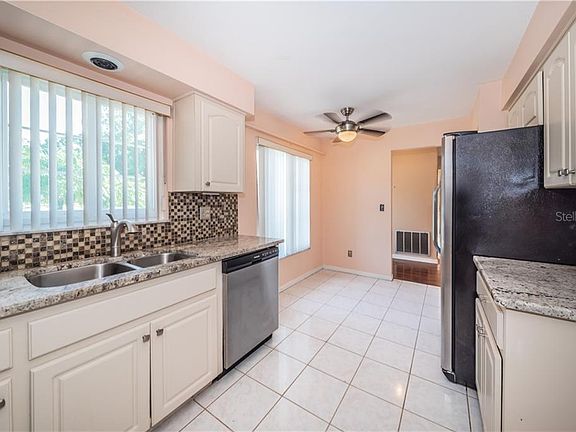 5th image of 2951 Briar Cliff Dr