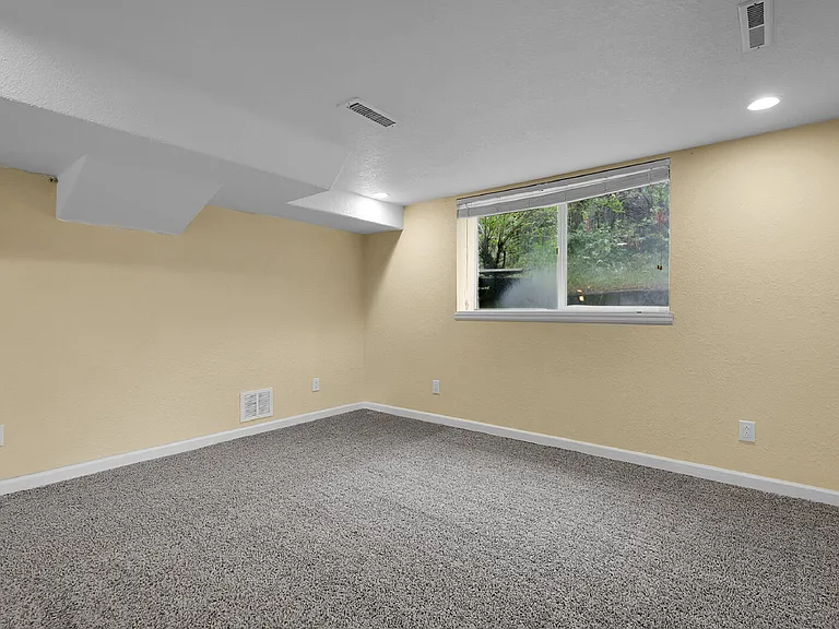 5454 S Elmwood St #5454 S ELMWOOD ST — Photo 27