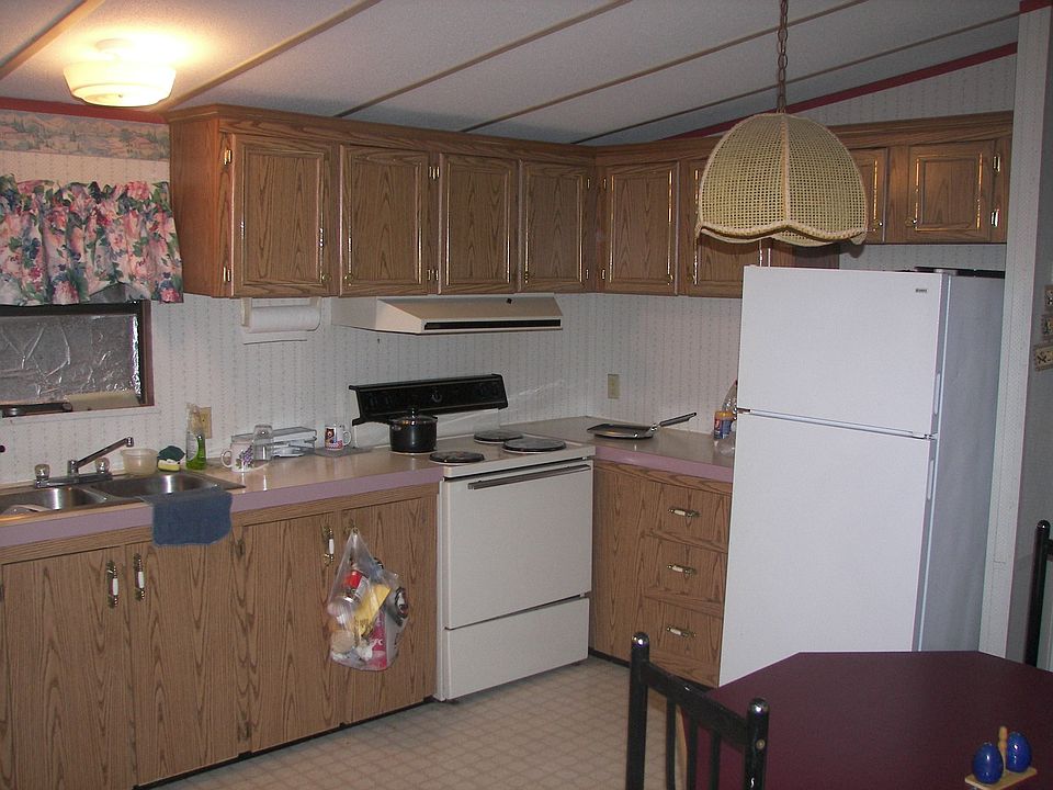 2nd image of 183 Sunset Ln