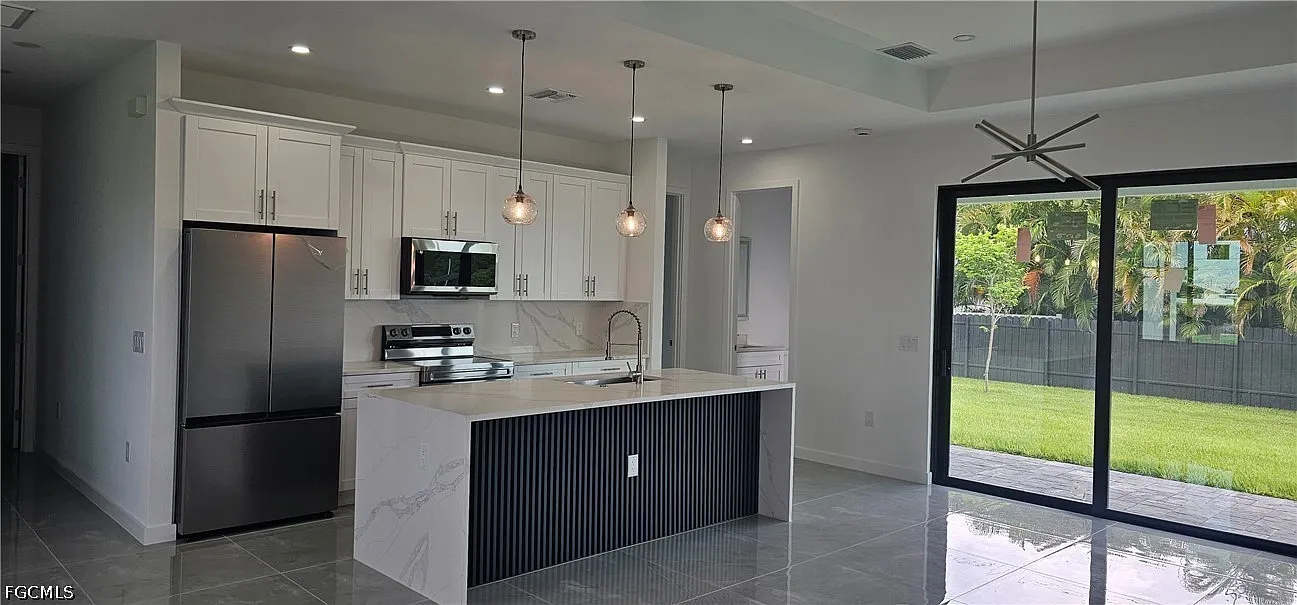 3 bed, 2.5 bath, 1532 sqft, $2,200 — Photo 4