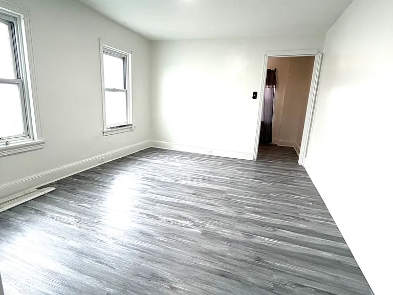 225 Carpenter St — Photo 8