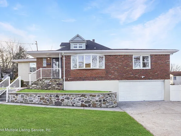 44 Delmore St, Staten Island, NY 10314