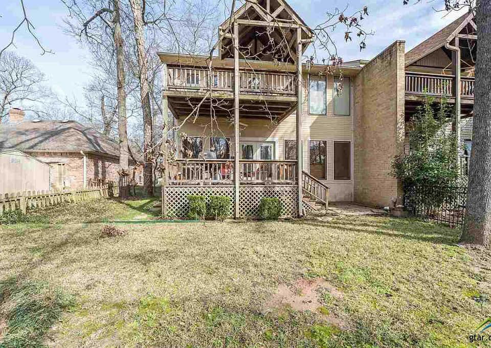 1st image of 712 Chimney Rock Dr