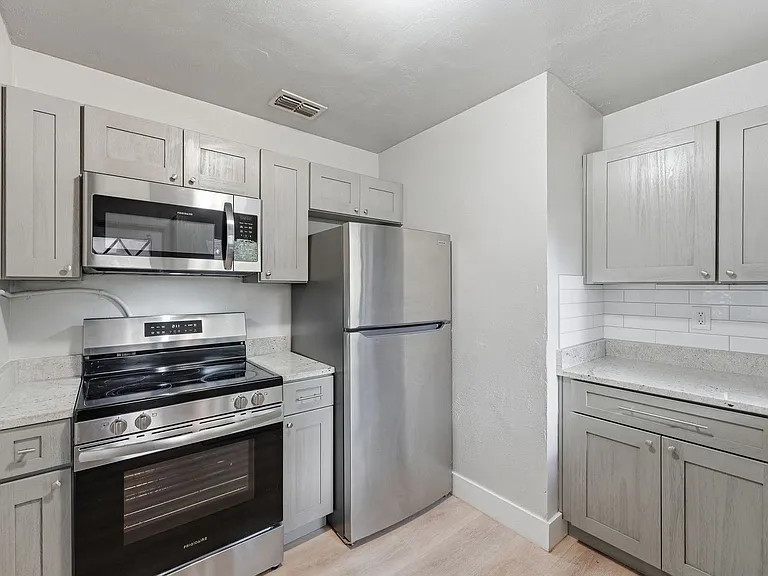 1414 E Muriel St — Photo 3