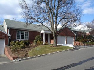 69 Bank St, New Canaan, CT
