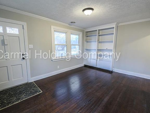 4th image of 3805 Larry St