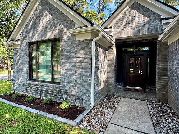 5th image of 42 Tranquil Glade Pl