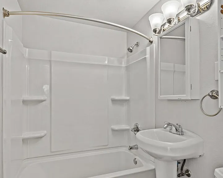 Lindberg Apartments — Photo 10