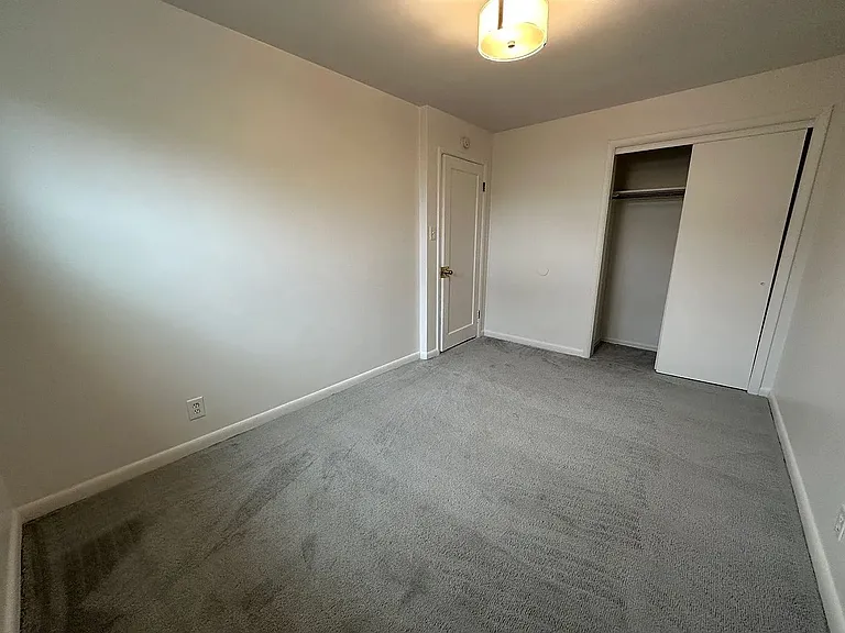 390 E Scott Ave — Photo 3