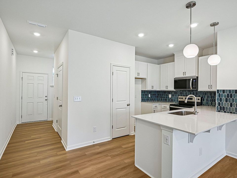1st image of 3023 Glen Lyon Dr