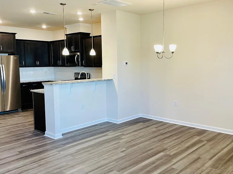 2402 Hedge Maple Dr — Photo 3