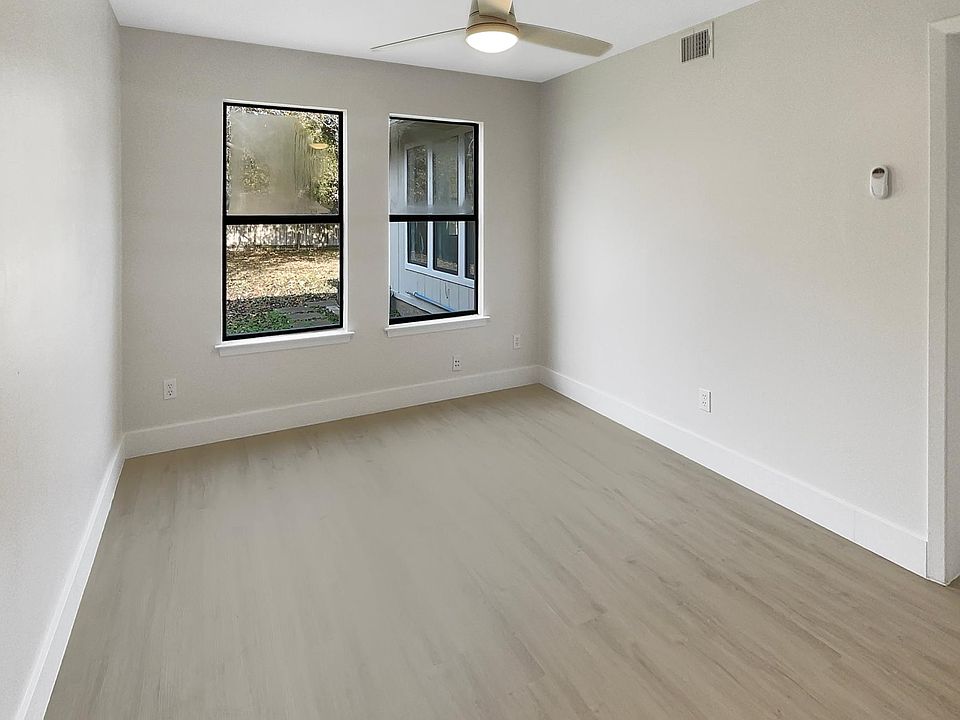 1st image of 210 Rosemary Holw