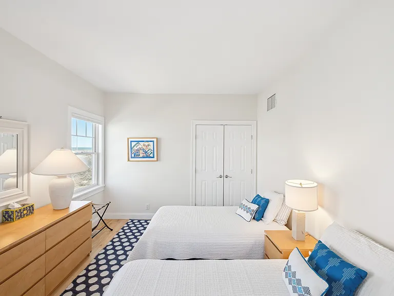 781 Dune Rd — Photo 13