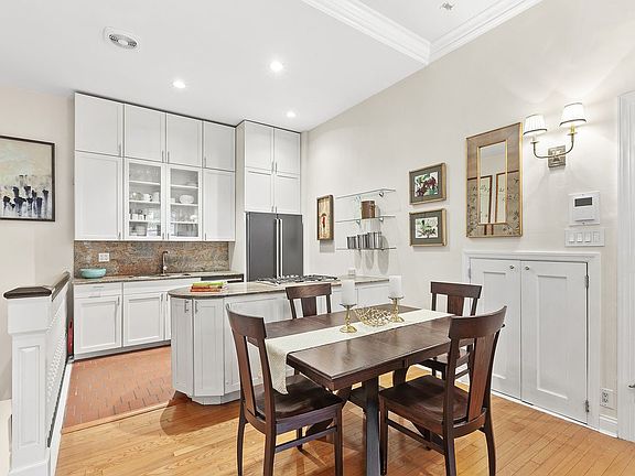 3rd image of 9 Monroe Pl APT 1