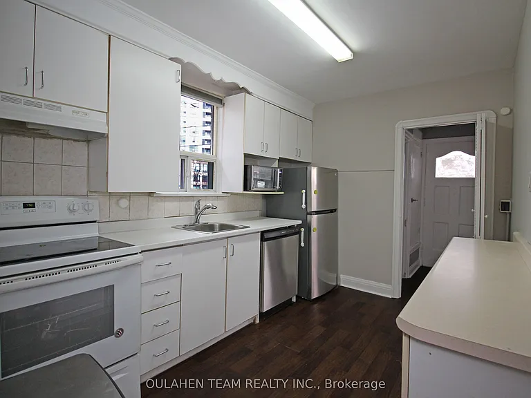 38 Finch Ave W — Photo 7