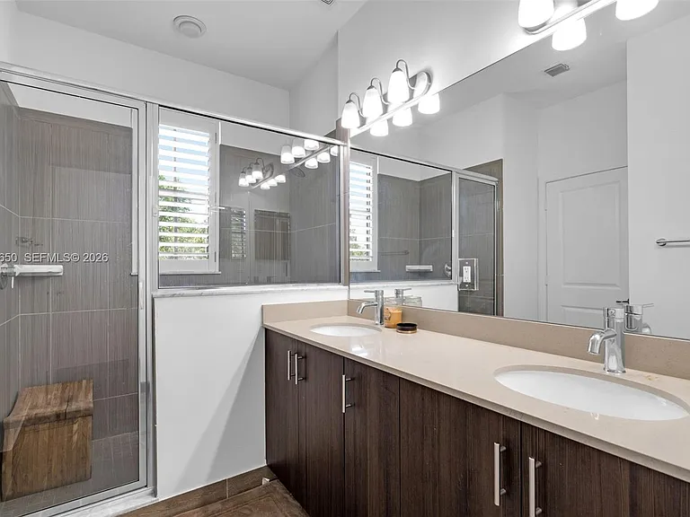 5113 NW 52nd St — Photo 25