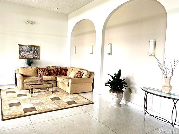 4th image of 2929 76th Ave SE APT 204