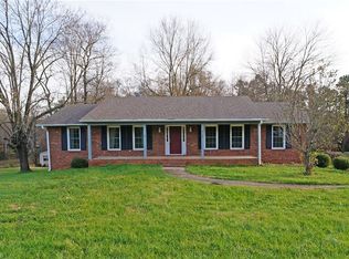 6762 Forest Oak Dr, Clemmons, NC 27012