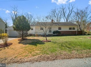 311 Cedar Ridge Dr, Oxon Hill, MD 20745