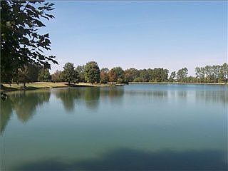 2nd image of 1220 Autumn Lake Dr