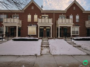 1166 Fountain View Cir, South Lyon, MI 48178