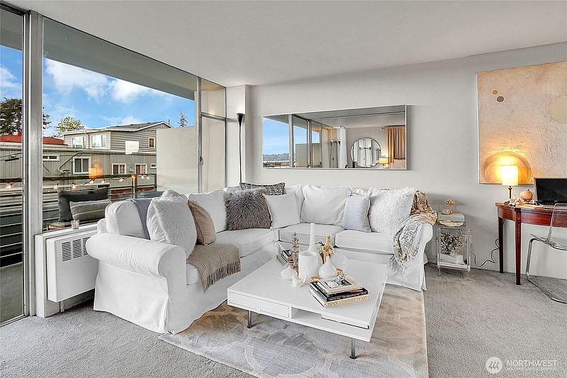 5th image of 2040 43rd Avenue E #215