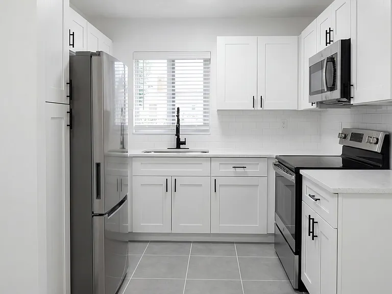 Brisa Apartment Homes — Photo 3