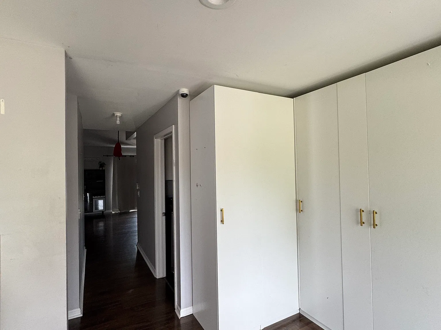 3 bed, 1600 sqft, $3,200 — Photo 2