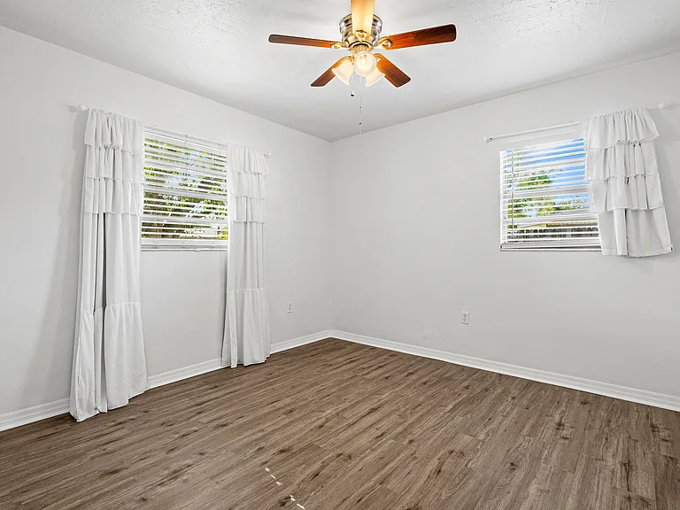 5911 Olive Ave — Photo 14