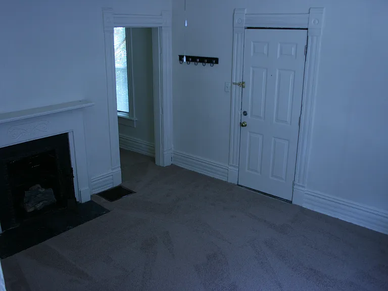 1455 Hunter Ave — Photo 1