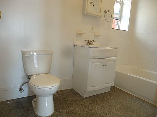 5th image of 524 Lafayette Ave APT 11