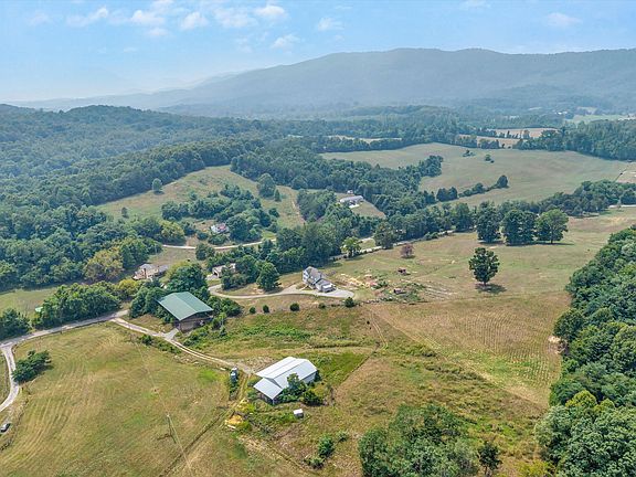 5th image of 3626 Old Fincastle Rd