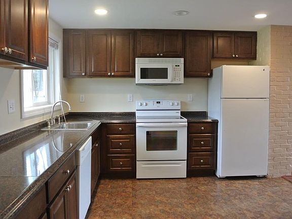 2nd image of 99 Connell Ave