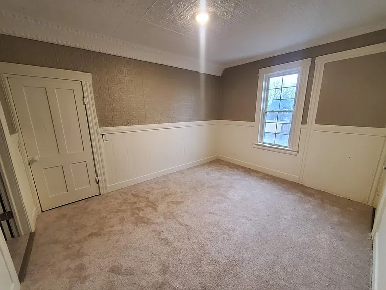 385 Ames St — Photo 12