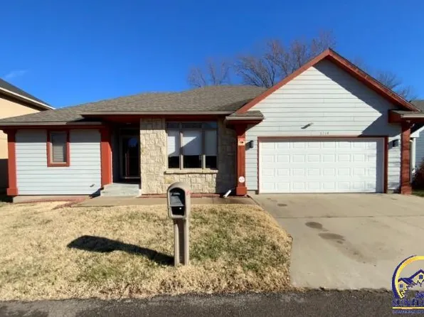 3714 SW Brook Lawn Cir, Topeka, KS 66610