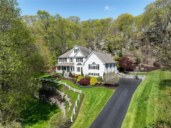 31 Riding Ridge Road, Monroe, CT 06468