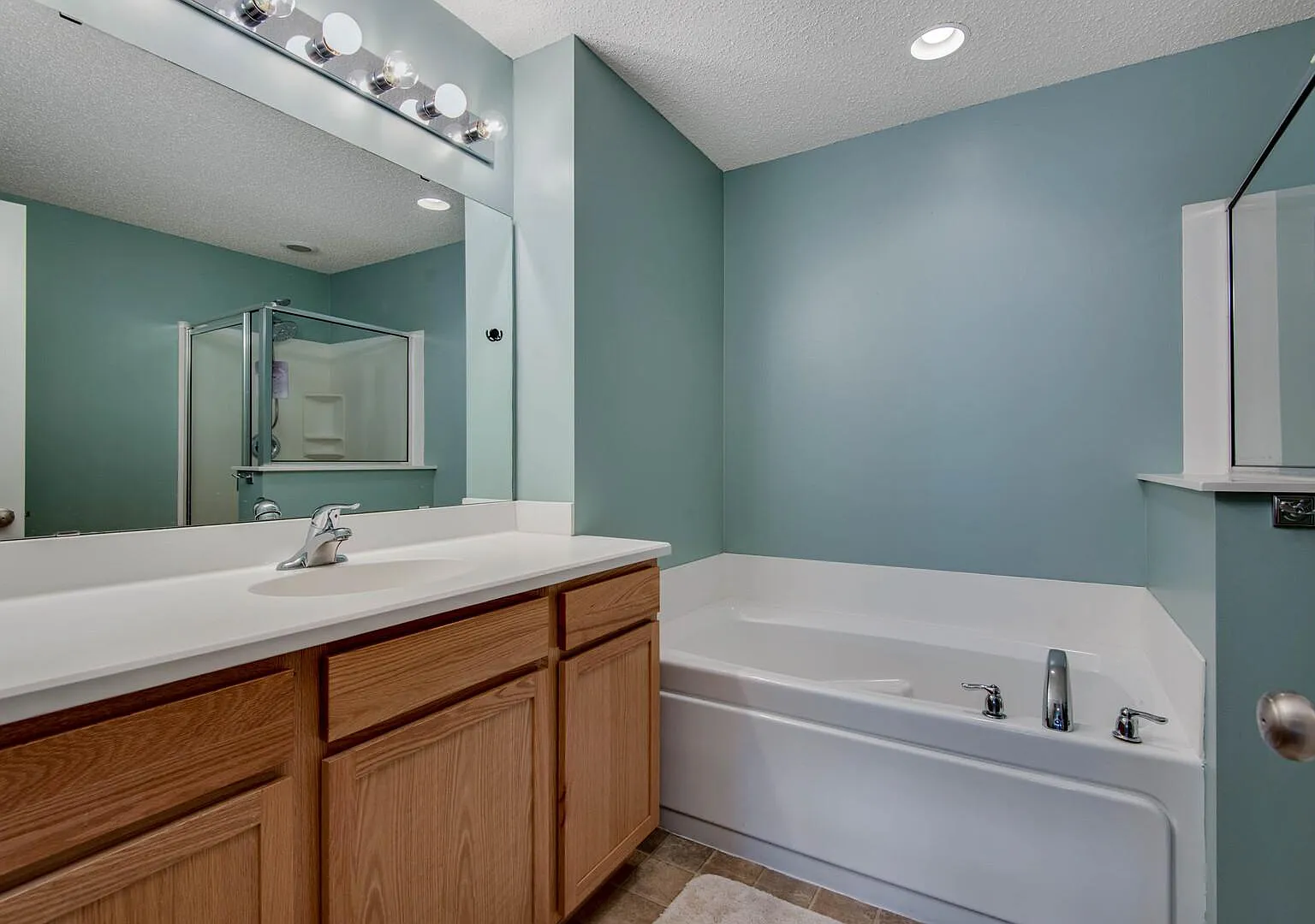 4 bed, 1839 sqft, $2,580 — Photo 3